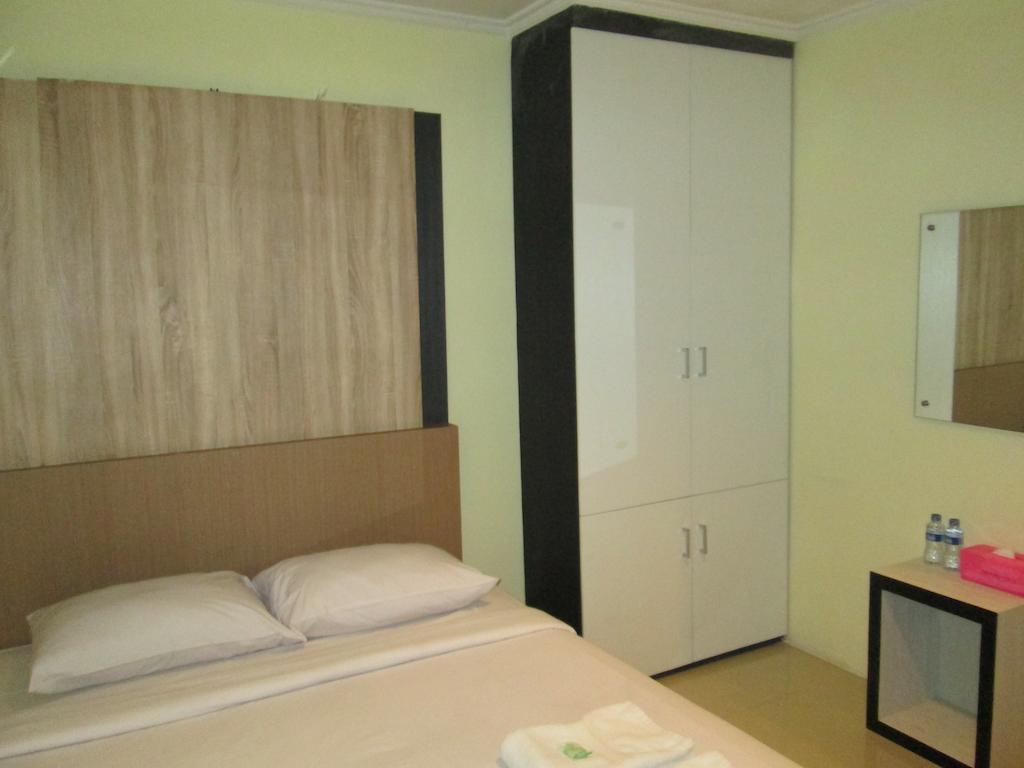 Green Leaf Inn Pontianak Pokój zdjęcie